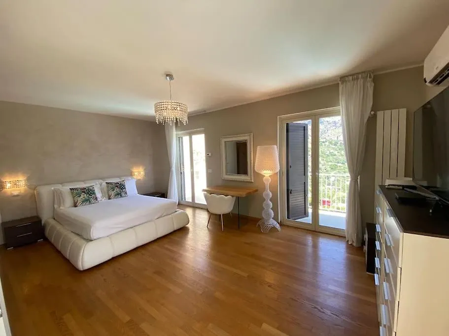 Private Modern Villa In Taormina
