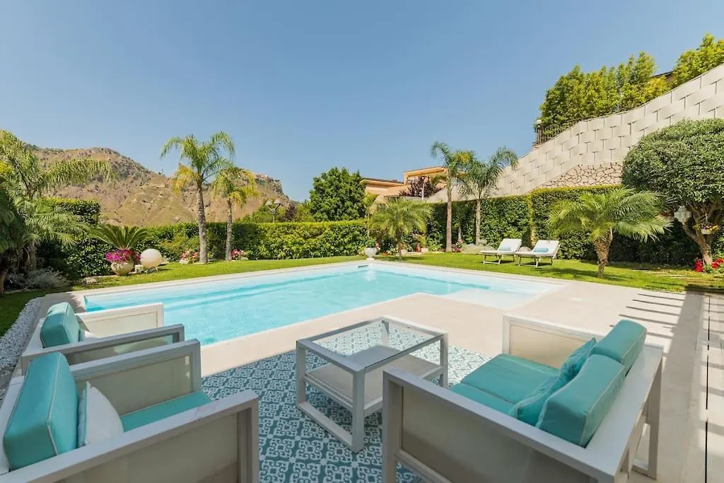 Private Modern Villa In Taormina