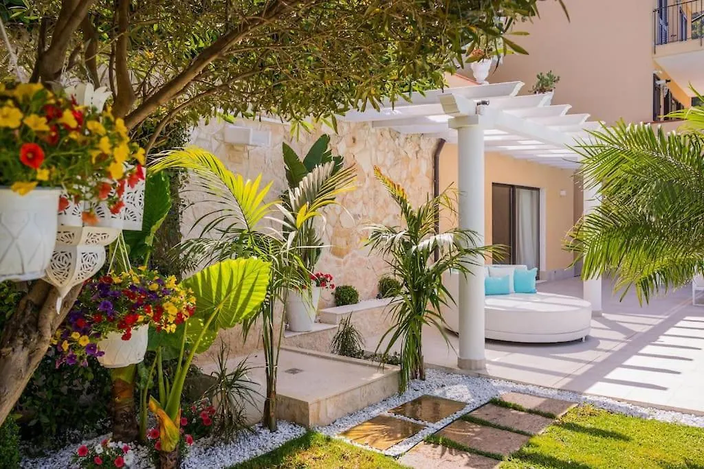 Private Modern Villa In Taormina