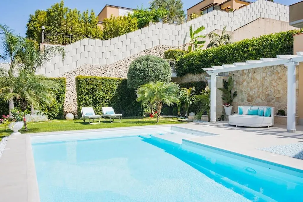 Private Modern Villa In Taormina